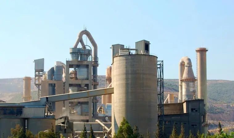 解决熟料仓冷凝结板难题：DF-357纳米高温耐磨涂层的应用